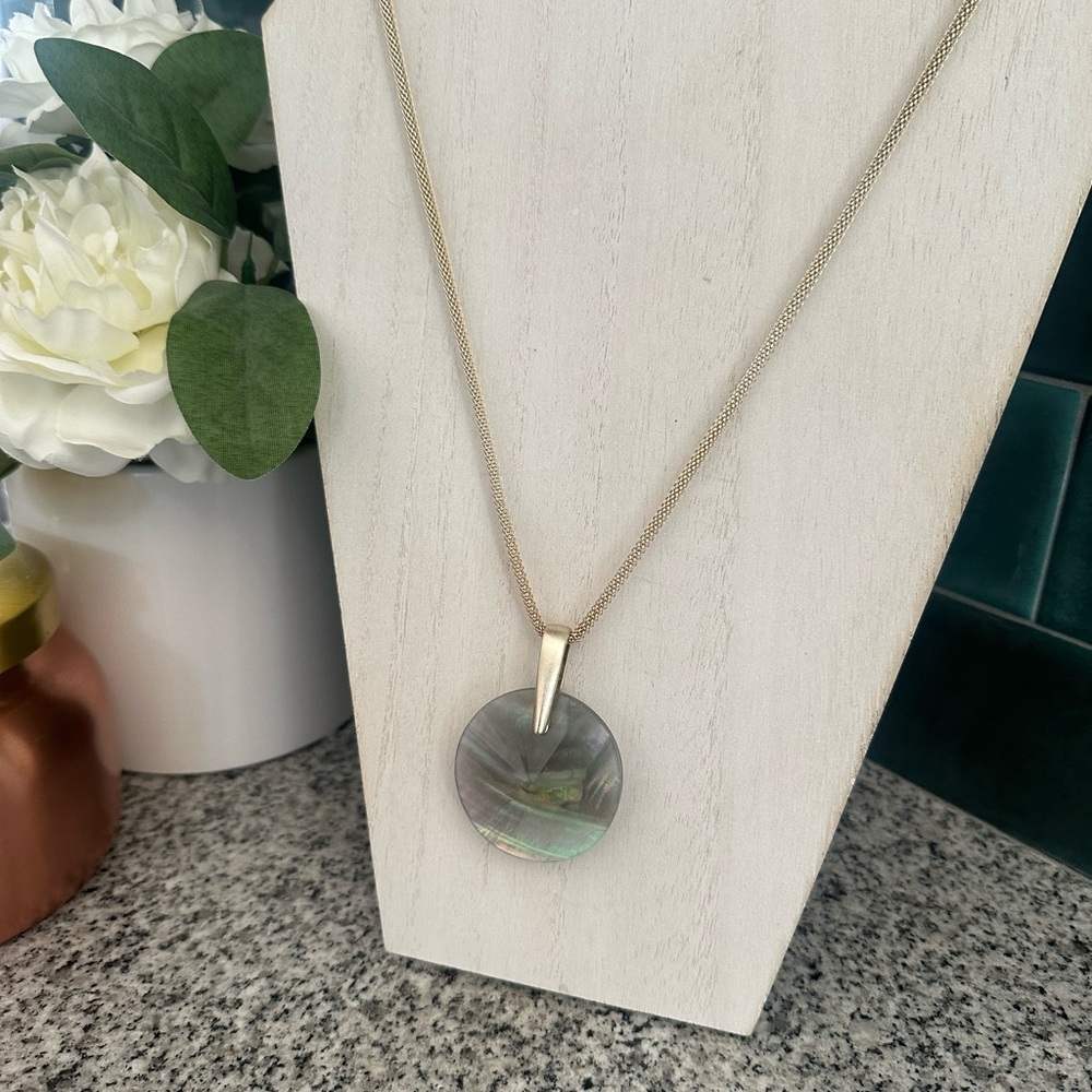 Kendra Scott Abalone Stone Pendant Necklace
